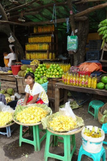 Fruit Seller in Burma - InsideBurma Tours
