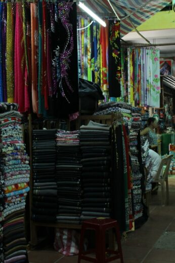 Hoi An tailors' market