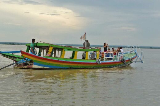 Burma boating