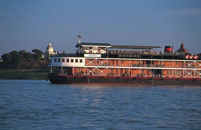 Travelling by boat in Burma