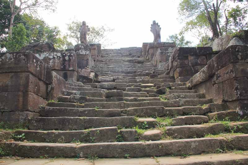 Steps leading up to gopura one