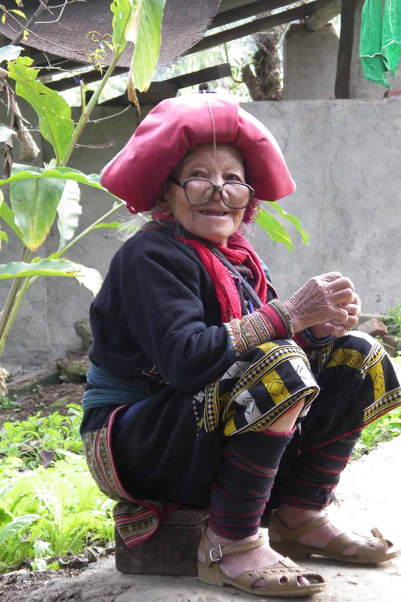 A Red Dao woman