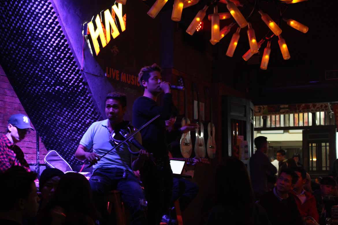 Catch some live music in a tiny bar