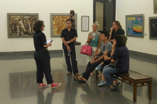 Fabiola Buchele leading an art tour