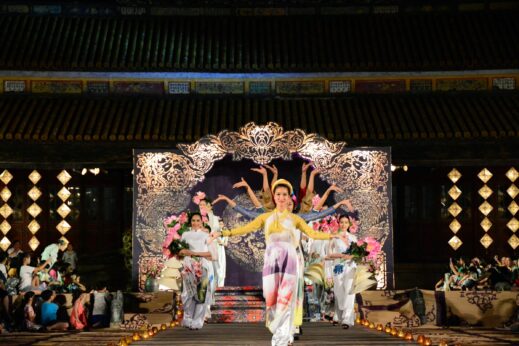 Tradition dancers at Hue Arts Festival