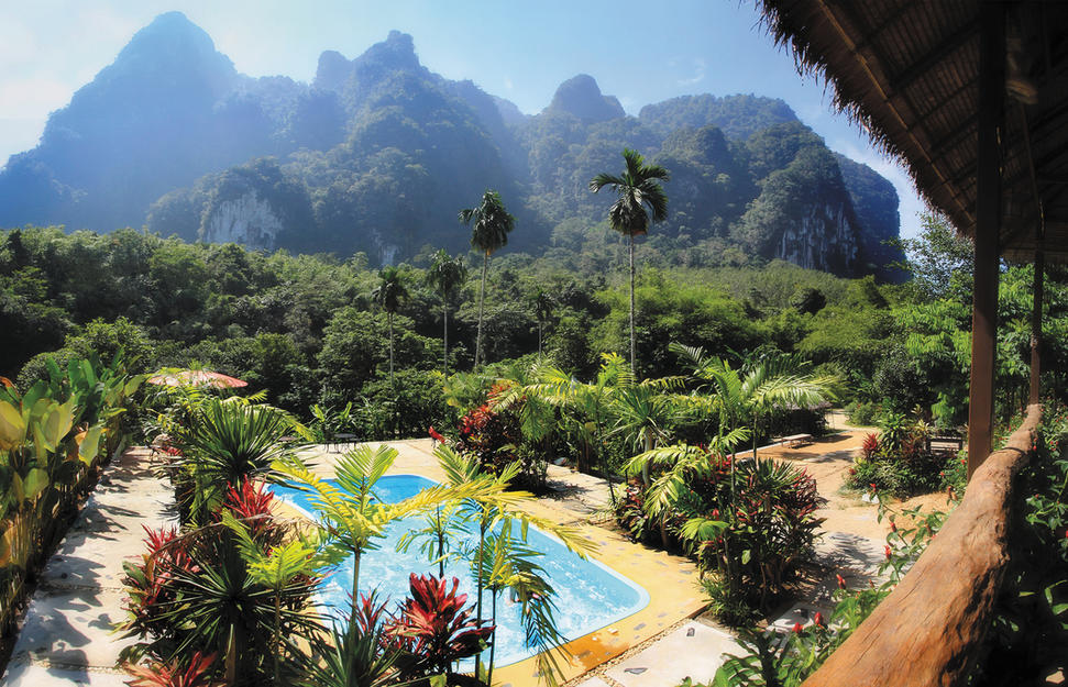 752192-1-hotel_carousel_large.jpg Pool and mountains