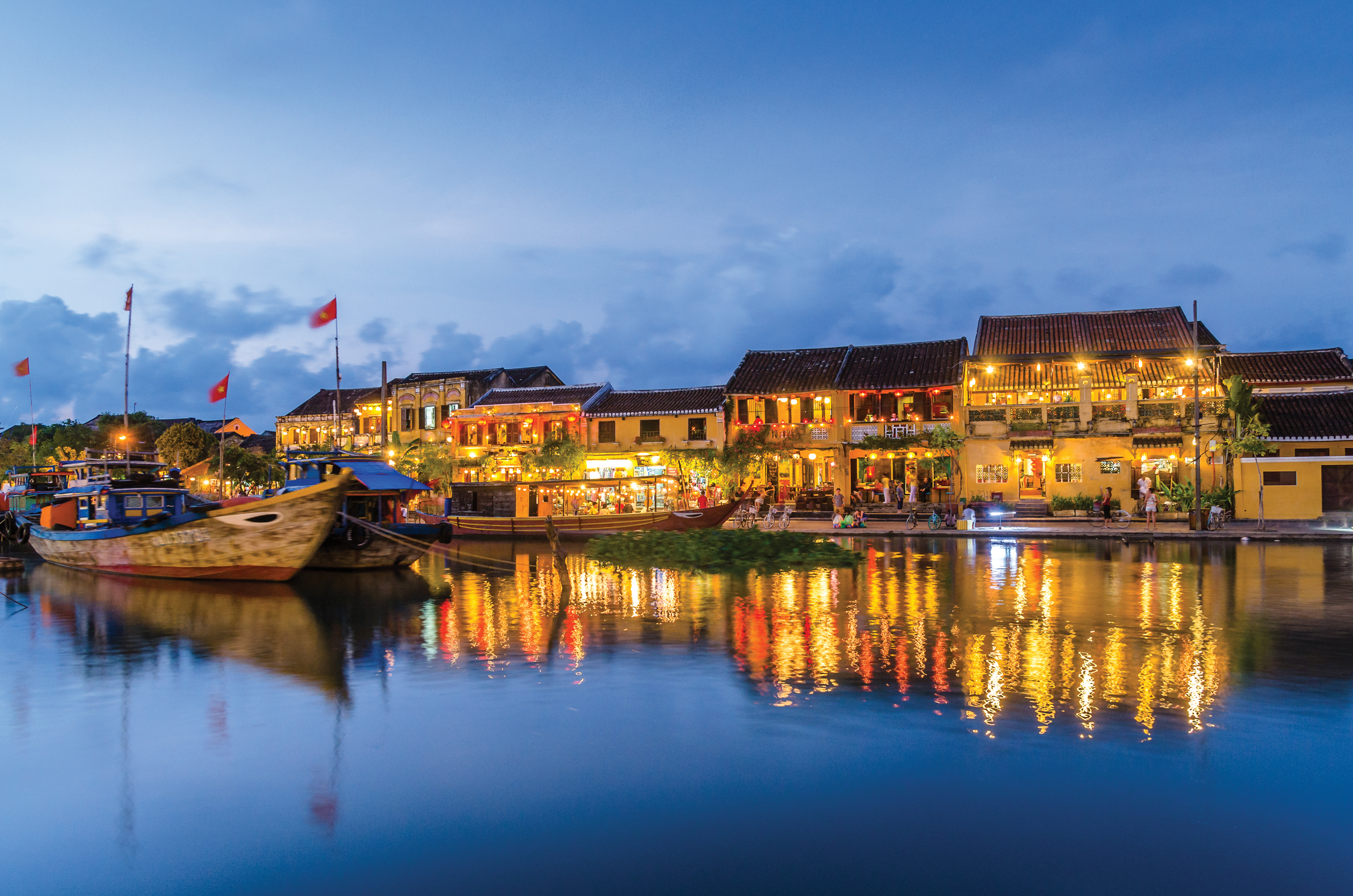 PLACE-PAGE-OPTION-1-Vietnam_HoiAn_iStock-637031352_resized.jpg Hoi An waterfront at night