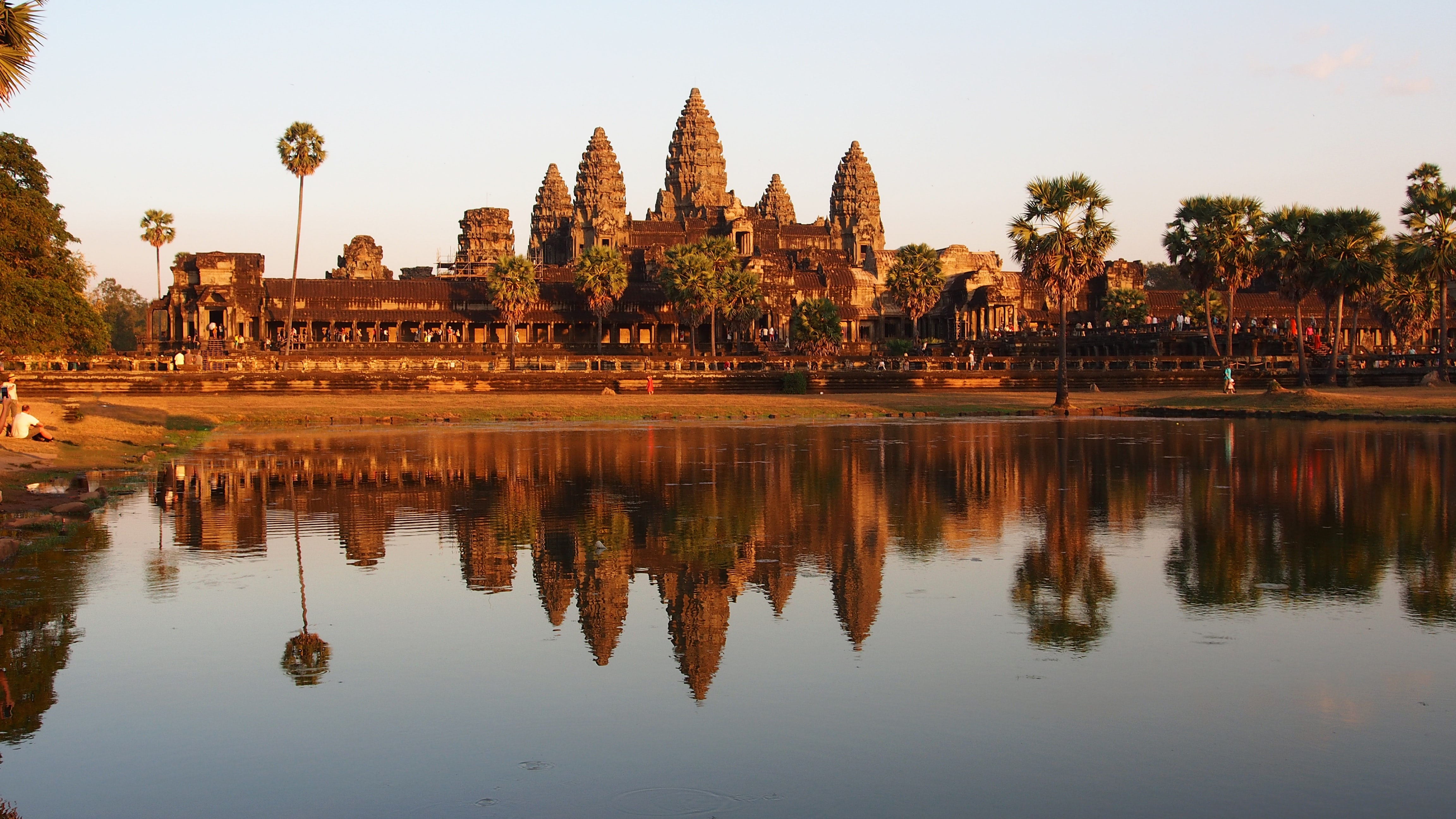 vicky-t-EY3tC81nFt0-unsplash.jpg Angkor Wat at sunrise