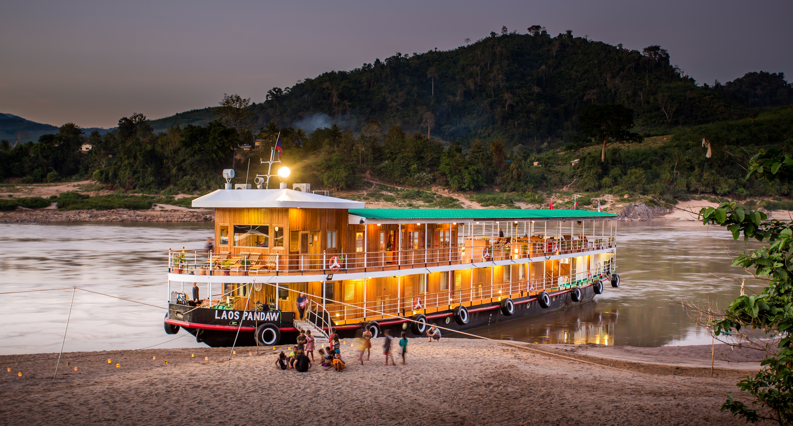 EXPERIENCE-PAGE-Laos-Mekong-Cruising_on_the_Upper_Mekong6-Credit_Pandaw_resize.jpg Cruising on the Upper Mekong