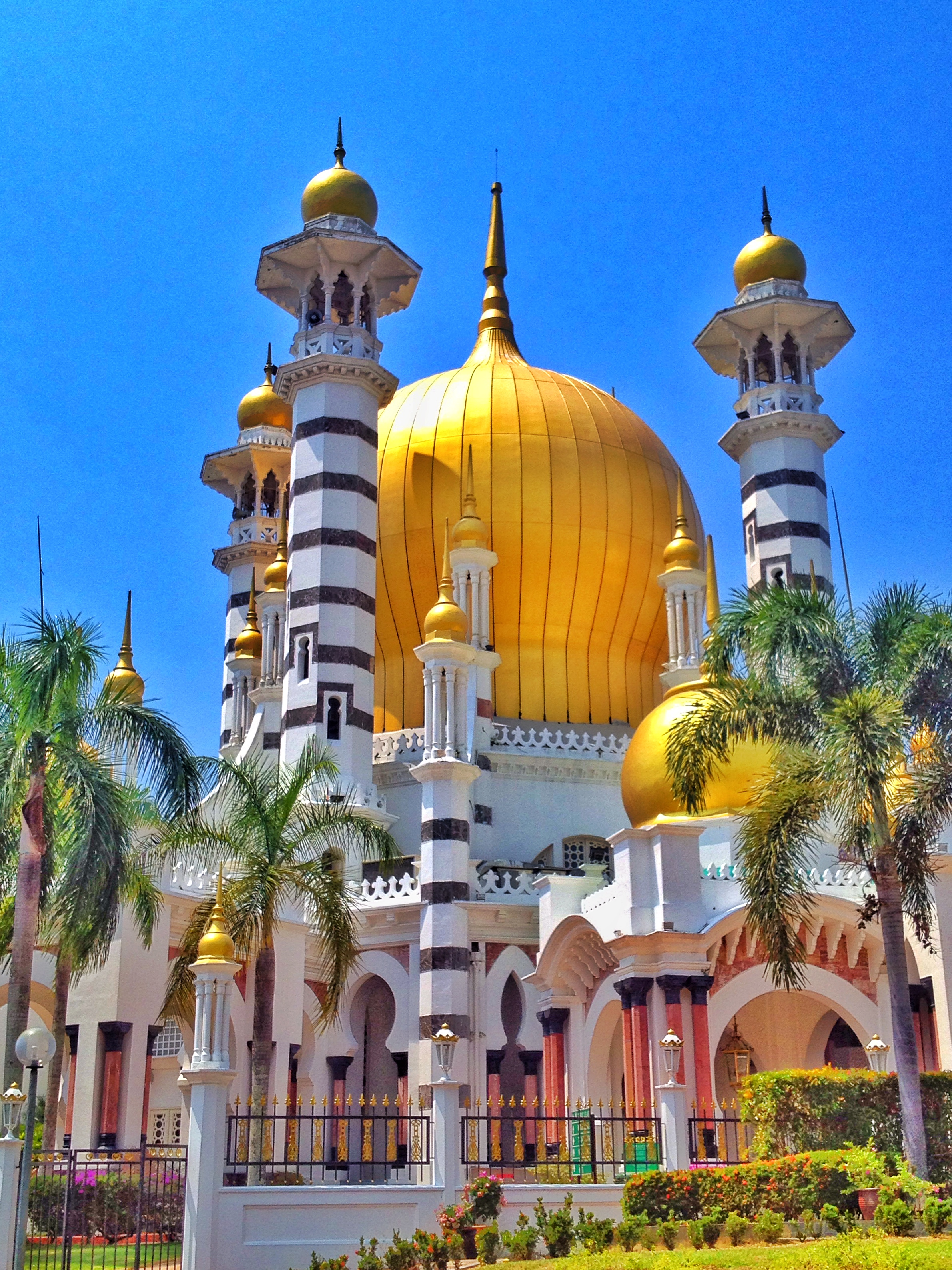 KualaKangsar_iStock-475221316©Fierbakh .jpg Mosque at Kuala Kangsar