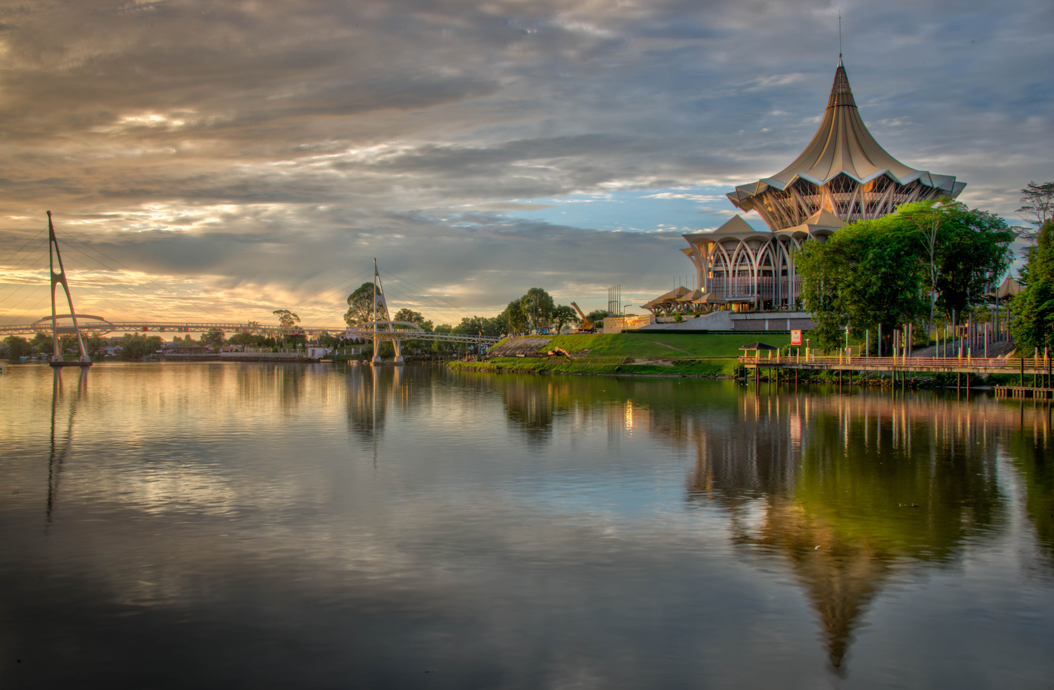 PLACE PAGE Kuching_iStock-964171278©Rex_Wholster .jpg Kuching waterfront