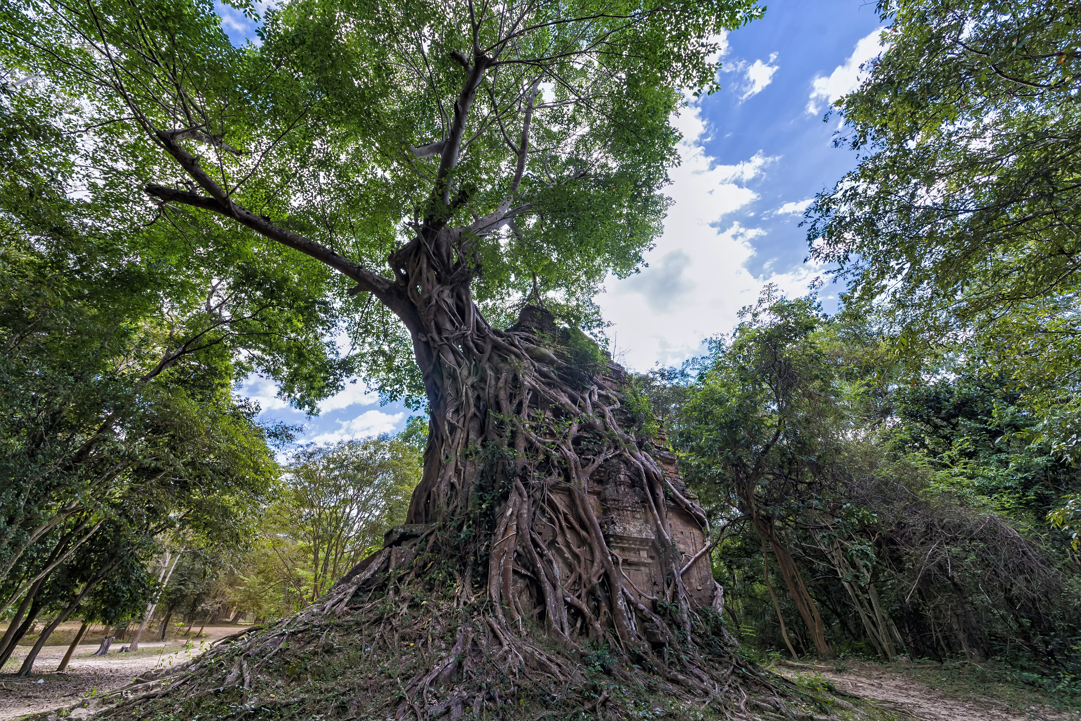 PLACE PAGE_Kampong Thom_iStock-640994286_©Astalor.jpg Sambor Prei Kuk in Kampong Thom