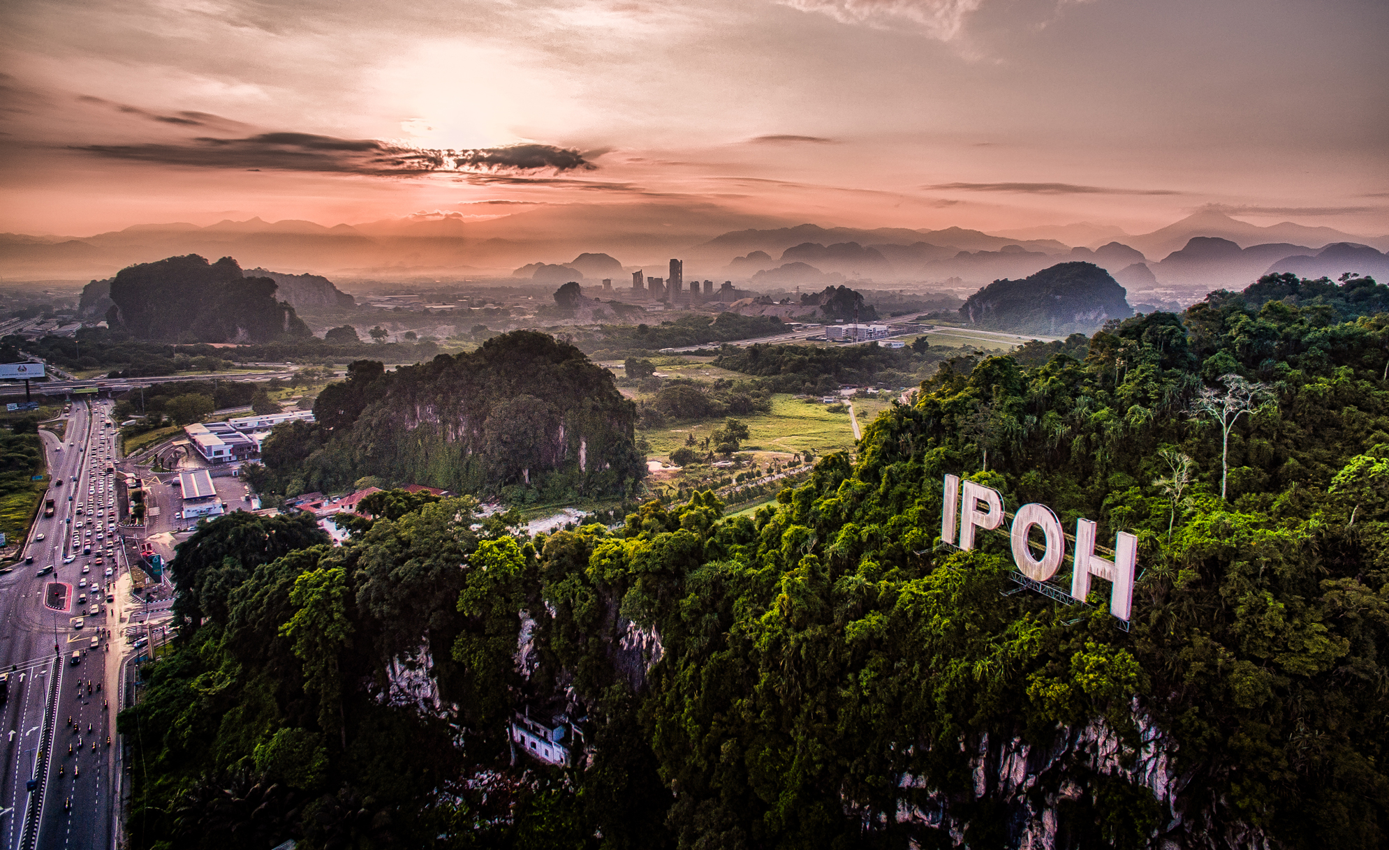 PLACE-PAGE-shutterstock_1055928206_Awan Media.jpg Ipoh hillside