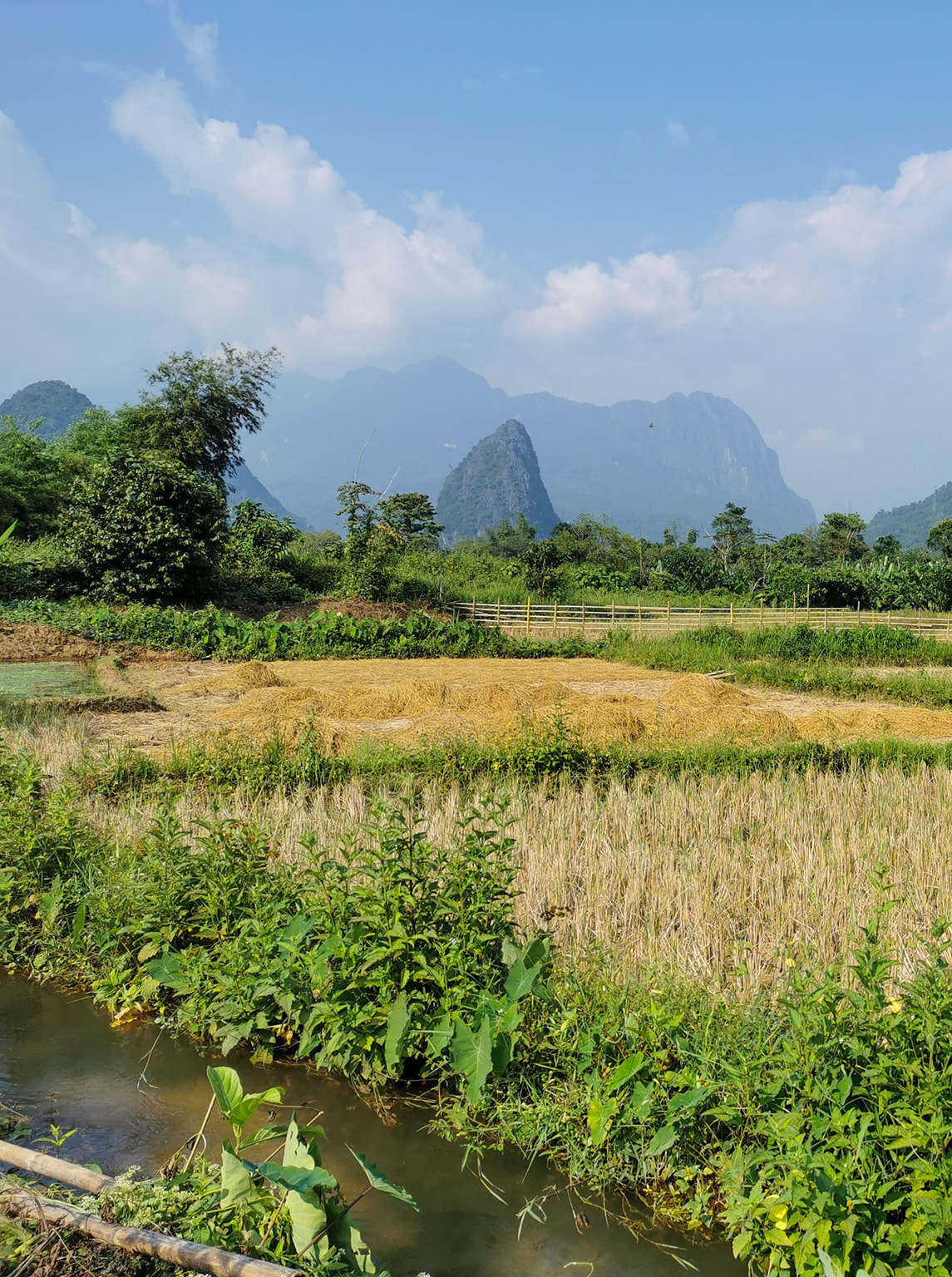 Vang-Vieng_Aaron_resize.jpg Vang Vieng landscape