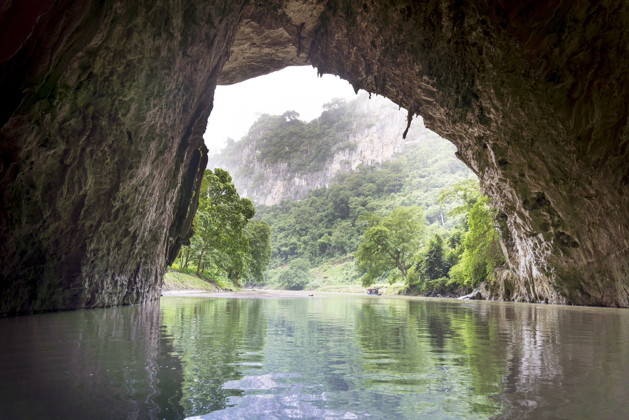 Ba Be lake_iStock-1014712248_quangpraha.jpg Ba Be lake
