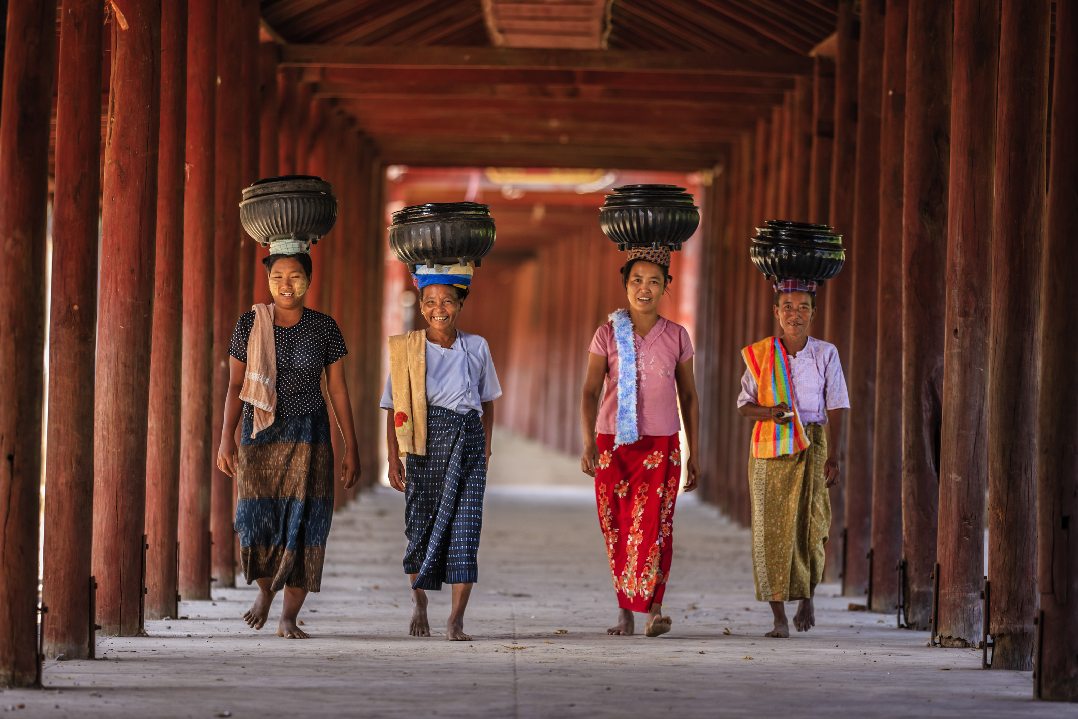 Bumese women _iStock-1188911425_hadynyah.jpg Local Burmese women