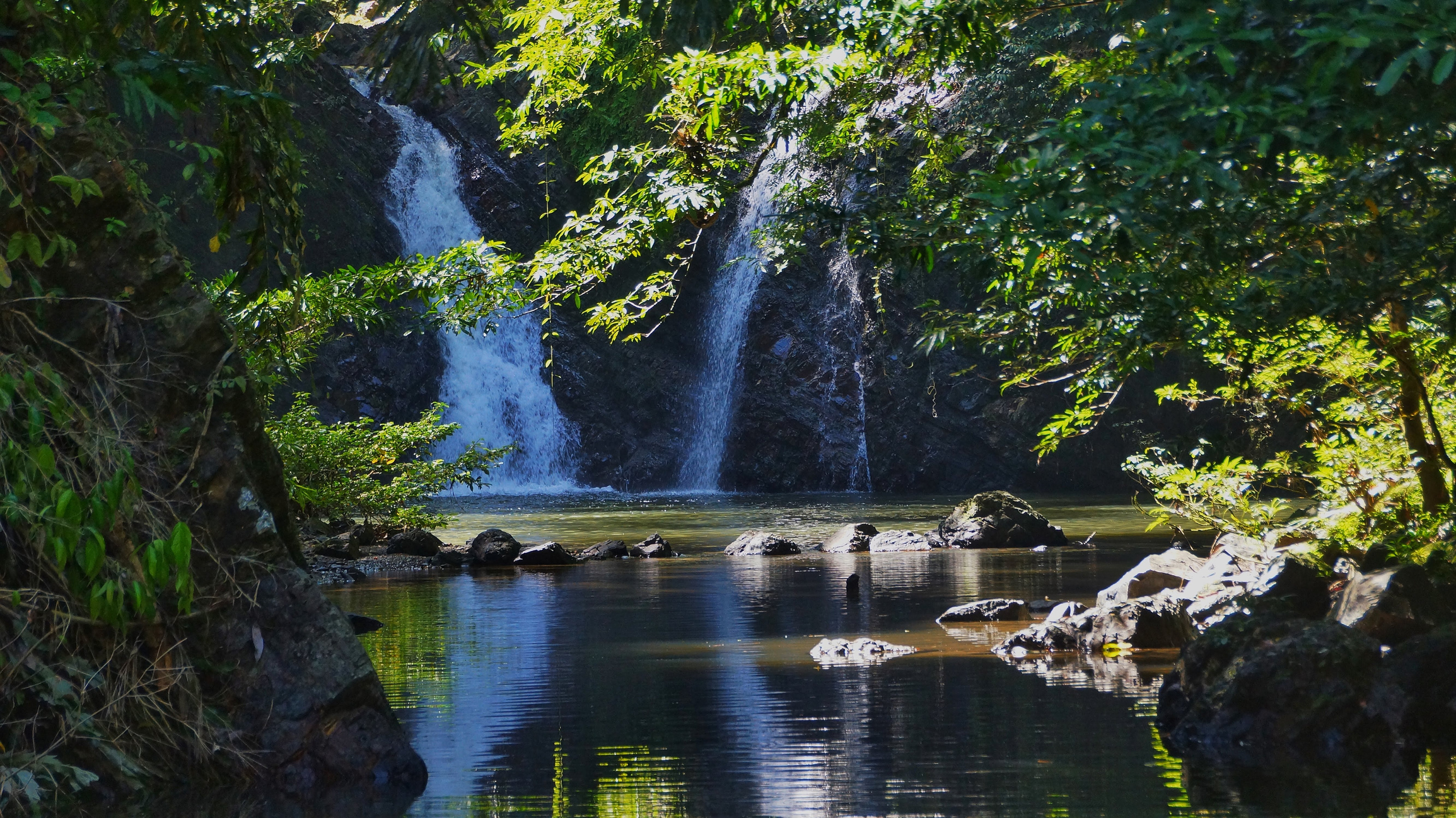 PLACE PLACE_iStock-1057782342_Craig Ansibin.jpg Waterfall at Tabin