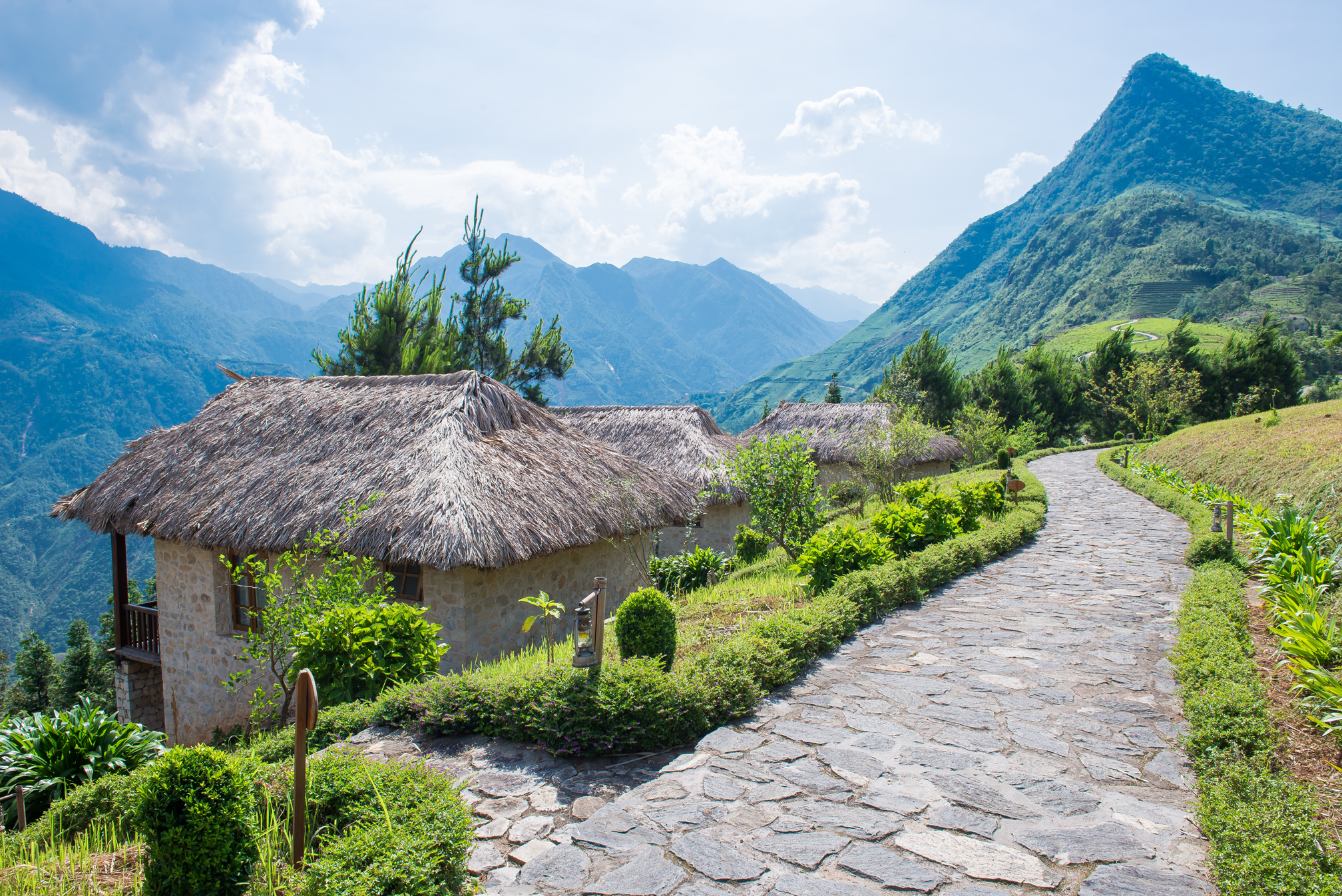 Sapa_Topas-Ecolodge_Lodge_resized.jpg Bamboo huts in Sapa