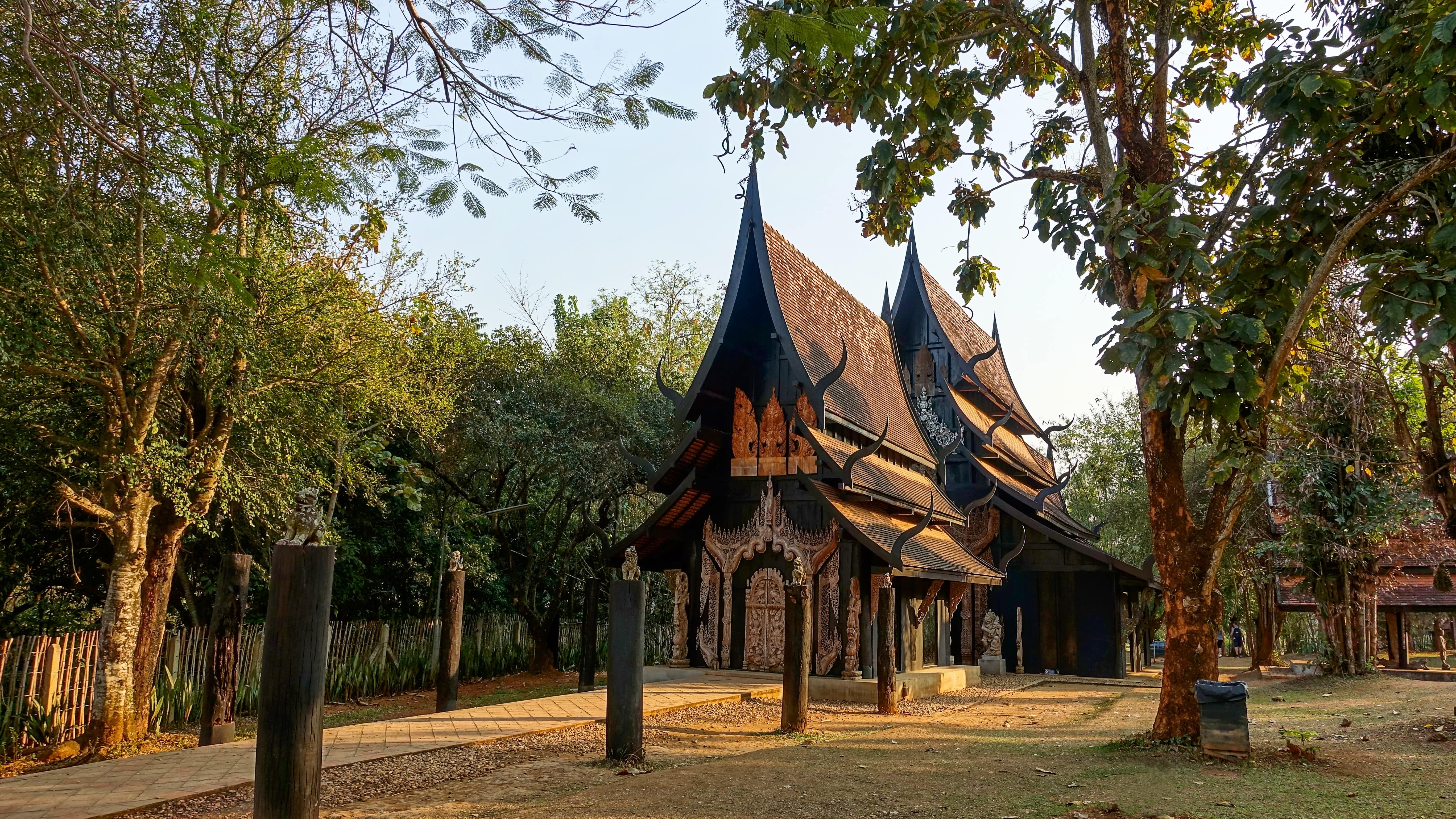 Chiang Rai©peter-borter-vHbDqKrKBio-unsplash-min.jpg Temple in Chiang Rai - Peter Borter for Unsplash