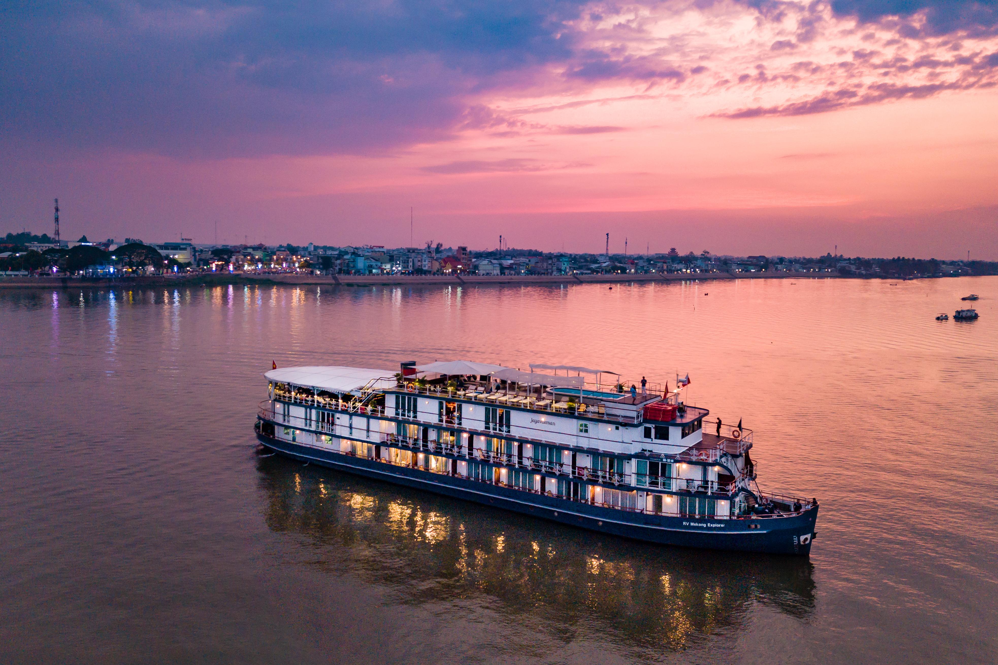 Heritage Line Cruise boat - DMC small.jpg Heritage Line cruise boat at sunset - Heritage Line