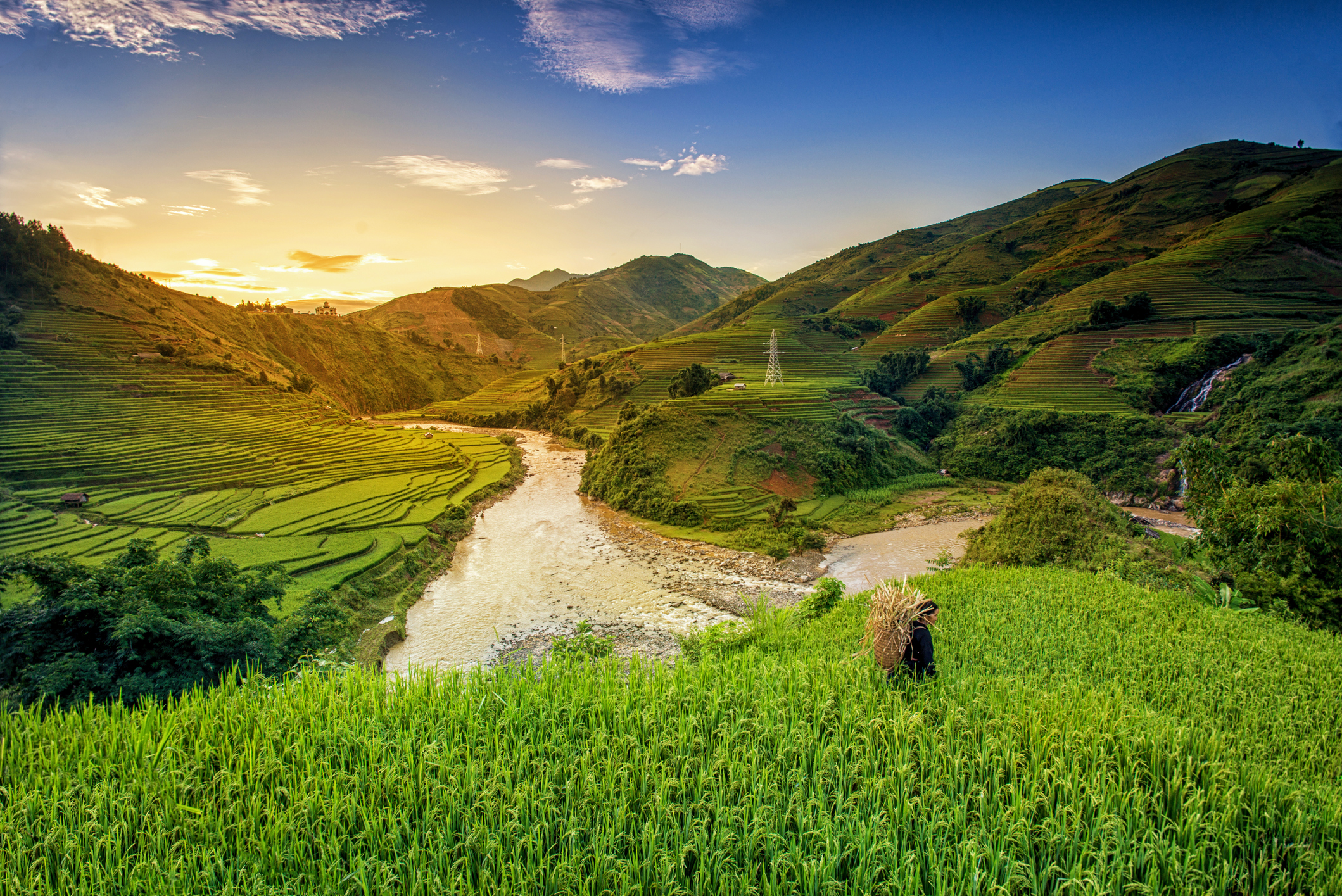 TNVL HERO - Mu Cang Chai, Yen Bai, _iStock-491964430_chanwity.jpg Trekking in Northern Vietnam