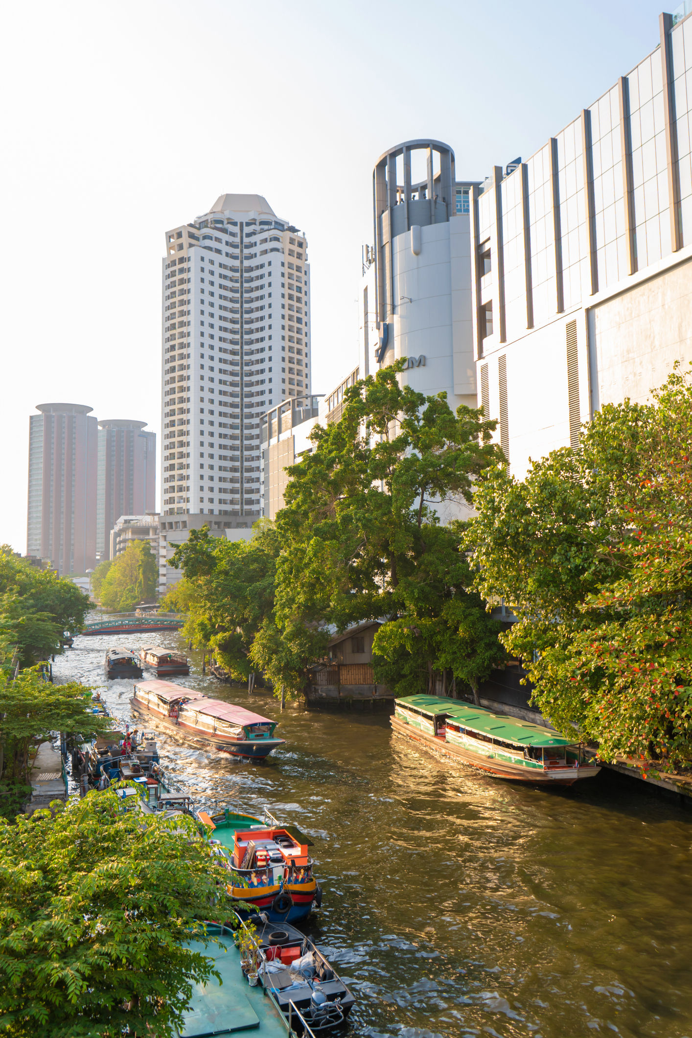 Bangkok khlongs_iStock-1264785930_Kateryna Kukota.jpg Boat trip on the canals of Bangkok