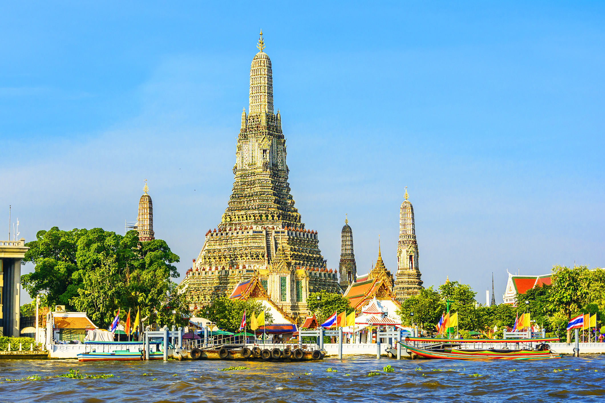 Wat Arun_iStock-651856438_davidionut.jpg Wat Arun, Bangkok