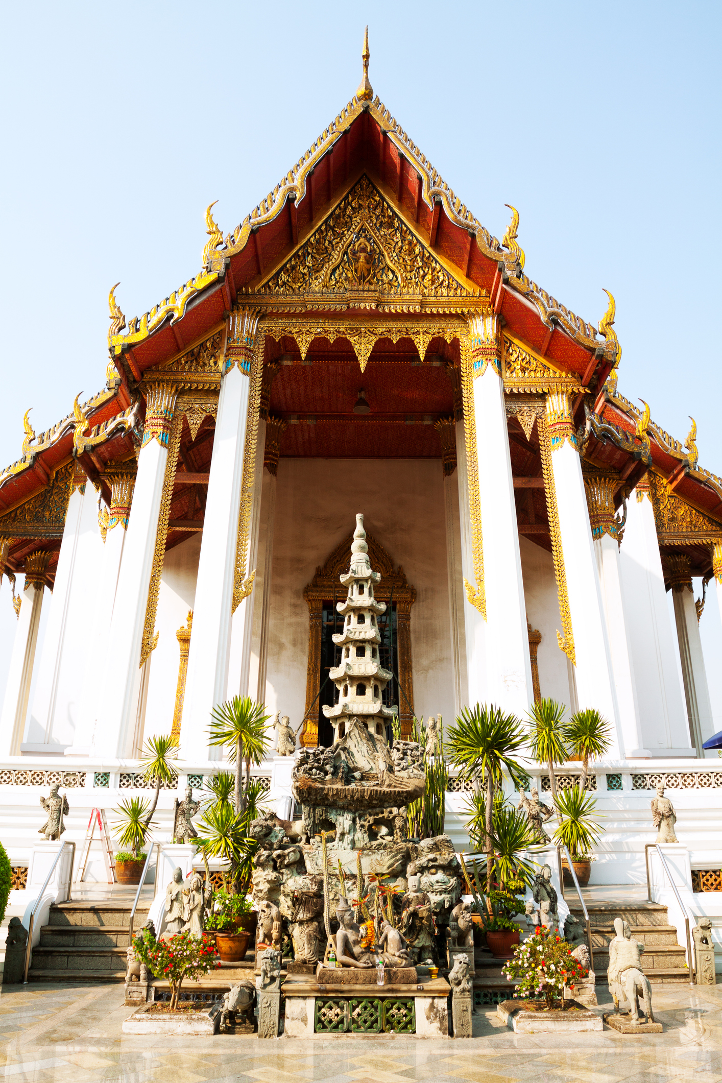 Wat Suthat_Bankgkok_iStock-187102396_justhavealook.jpg Wat Suthat, Bangkok