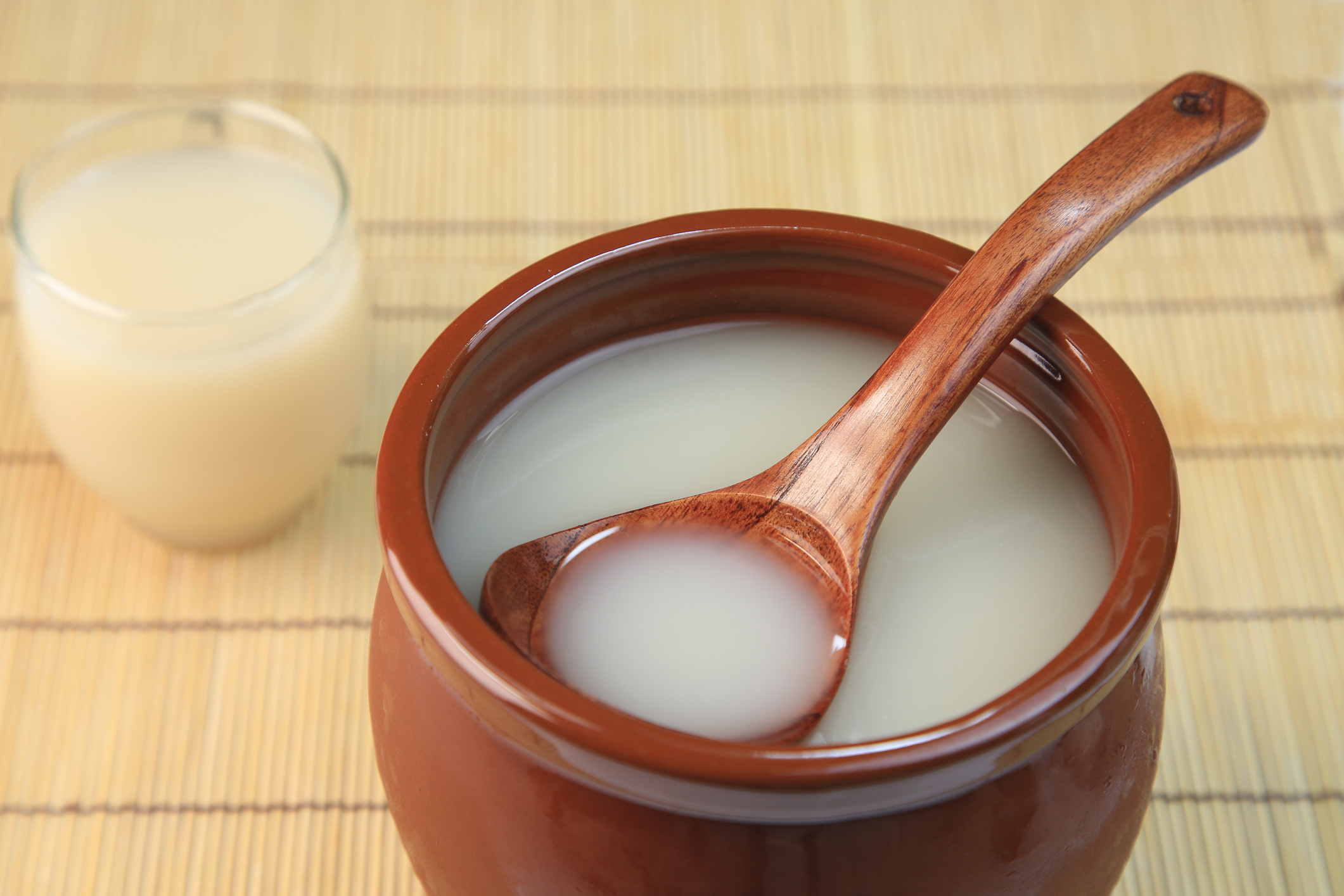 Makgeolli-Korean-liquor.jpg Creamy white Makgeolli rice wine in brown cup with spoon