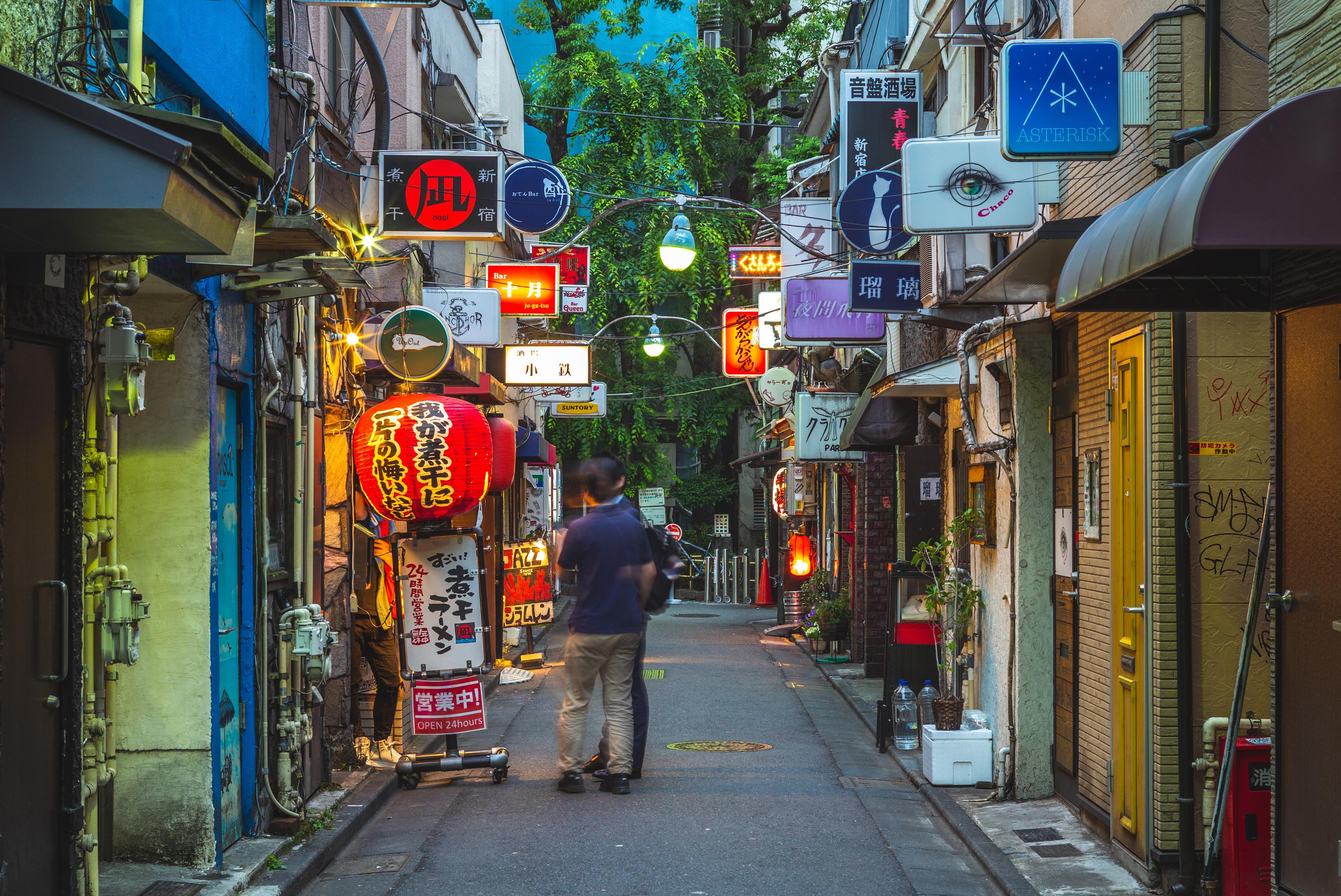 Night scene of Shinjuku Golden Gai.jpg People outside bars in Tokyo's Golden Gai district