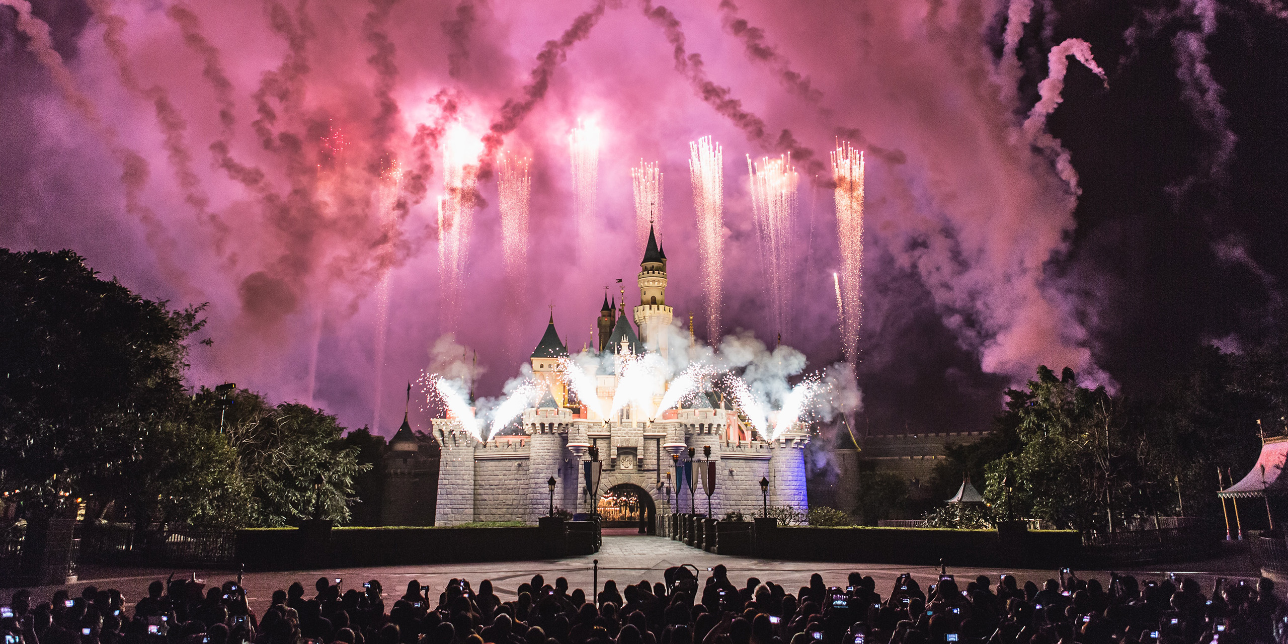 Disney Hong Kong jacob-dyer-q1DrHkWrQDw-unsplash.jpg Fireworks over Disneyland Hong Kong