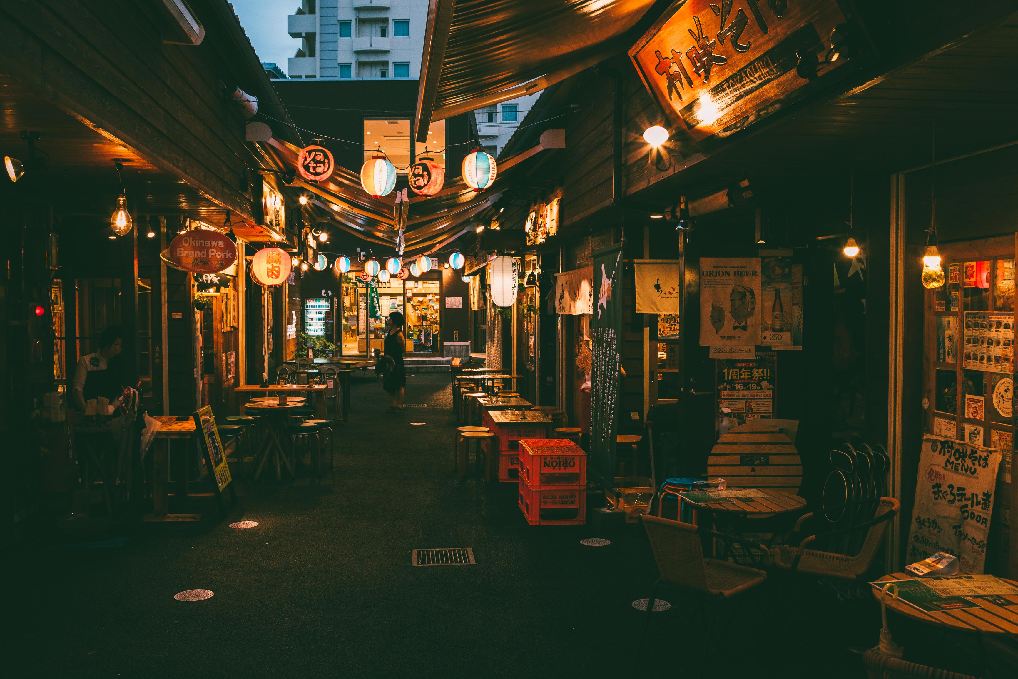 TOJK HERO_Night-view-of-food-stalls.jpg Japanese food stalls and outdoor seating at night