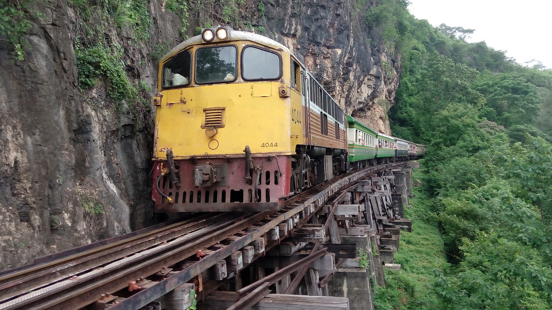 train-861407_1920 (1).jpg Train on tracks along cliffside