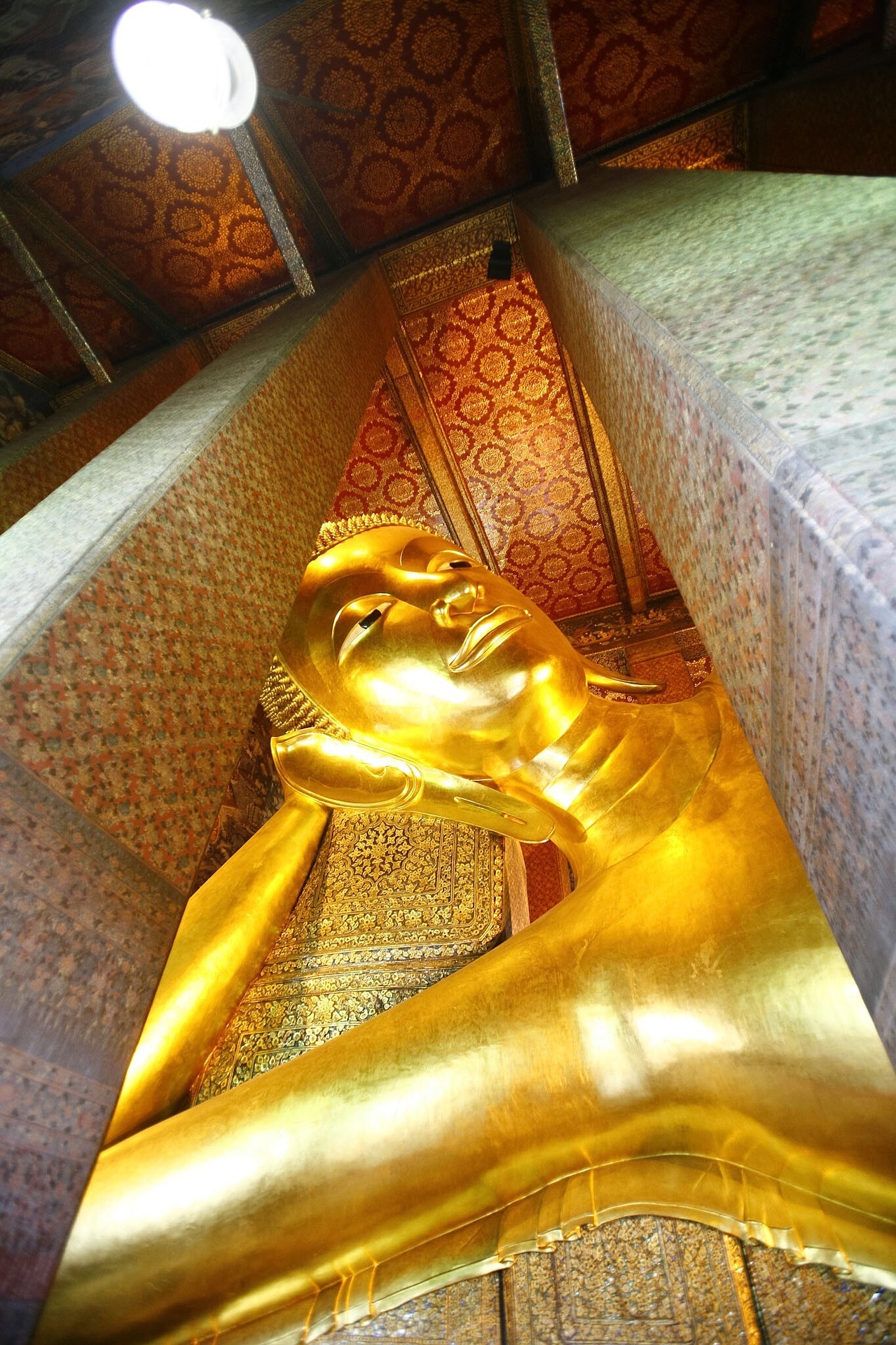 wat-340417_1920.jpg Reclining Buddha at Wat Pho, Bangkok
