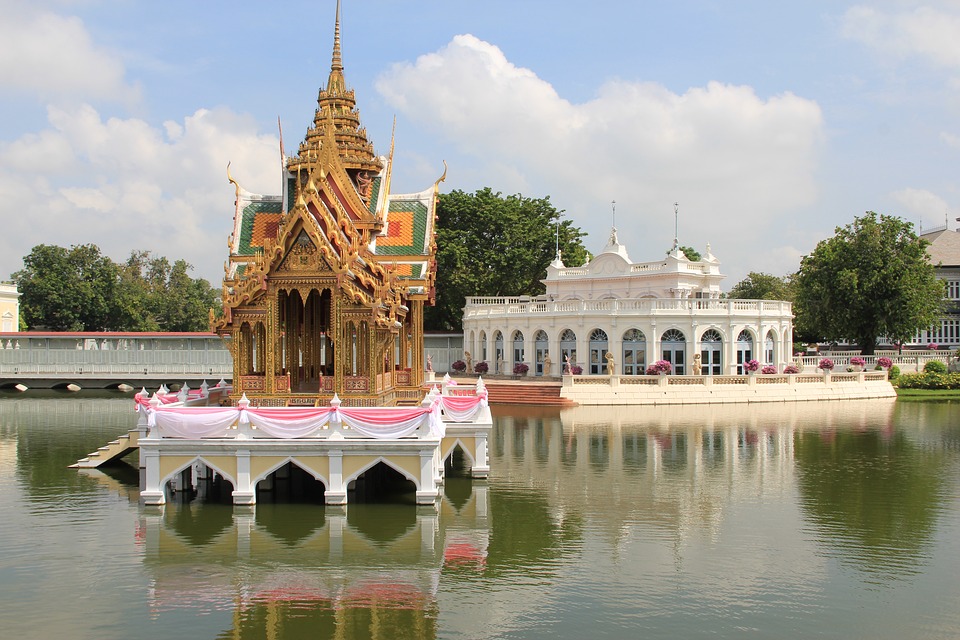 Bang Pa In.jpg Ornate pagoda on island in middle of water with white temple in background