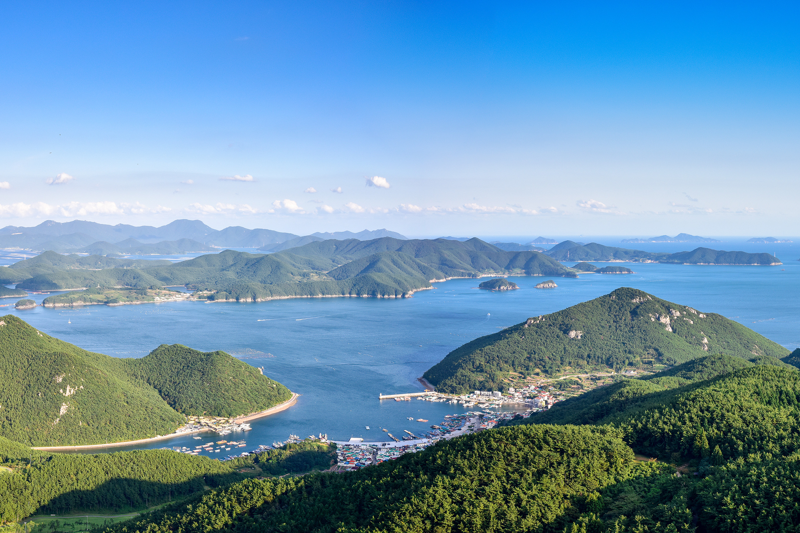 Gallery - SKFA Hallyeohaesang National Marine Park Group of islands surround Hallyeohaesang National Marine Park near Busan South Korea