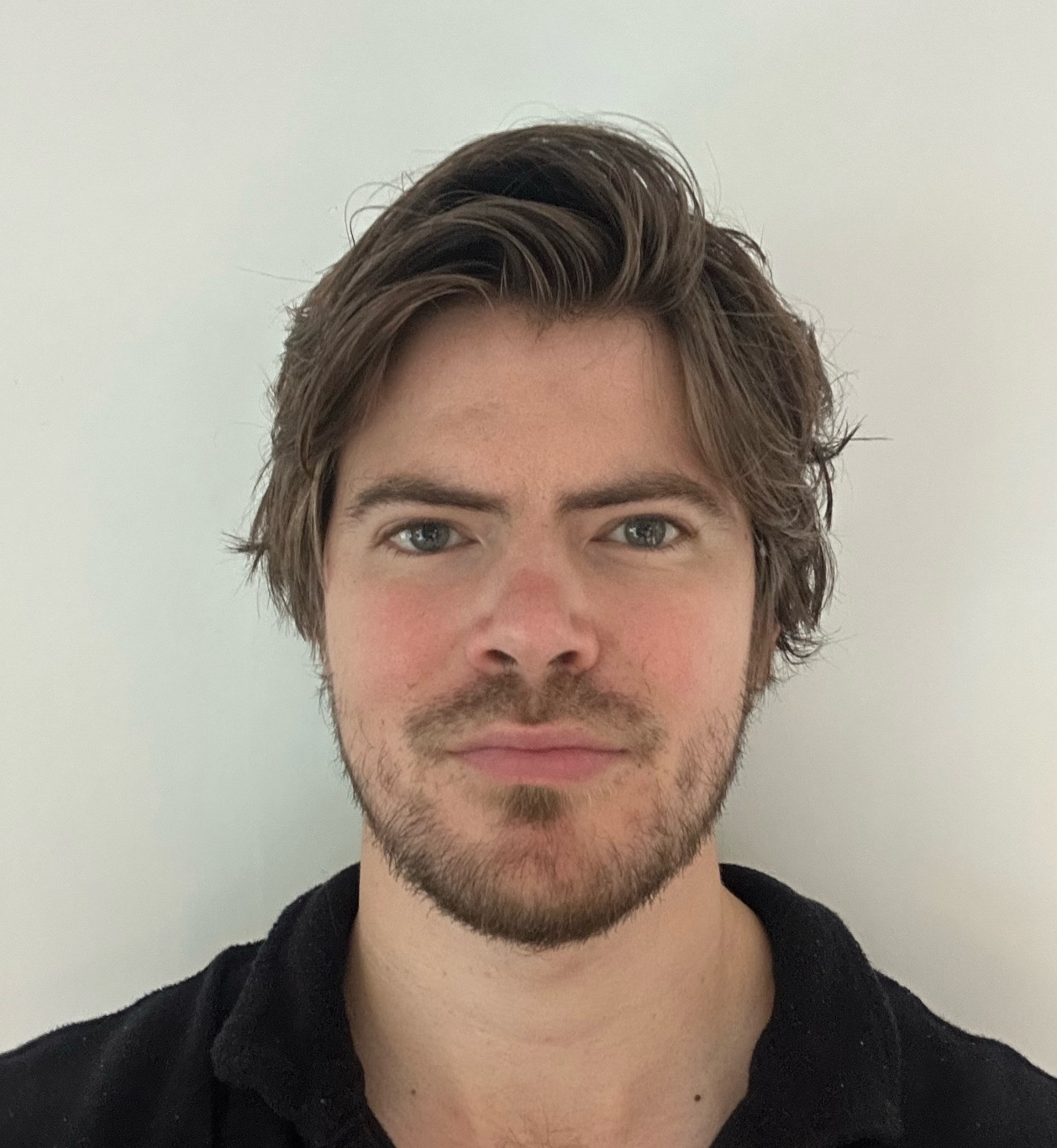 DAN STABLES headshot.jpg