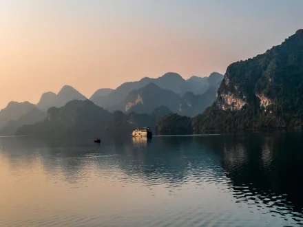 Sunset in Halong Bay 