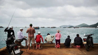 Con Dao locals fishing