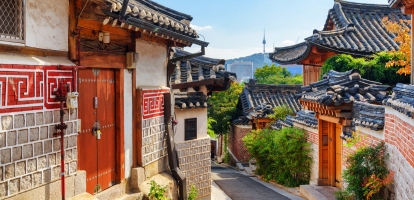 Side street through Bukchon-Hanok-Village past traditional houses