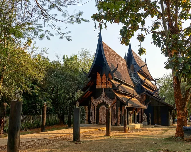 Temple in Chiang Rai - Peter Borter for Unsplash