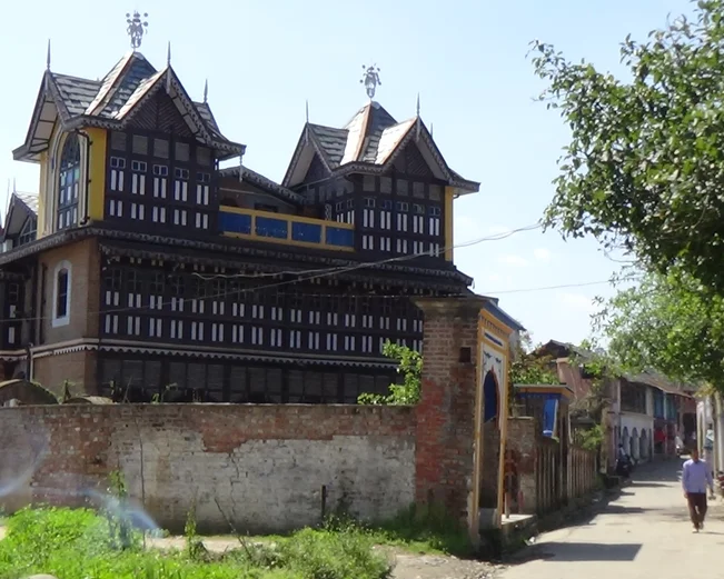 Walking around Pragpur and Garli Village