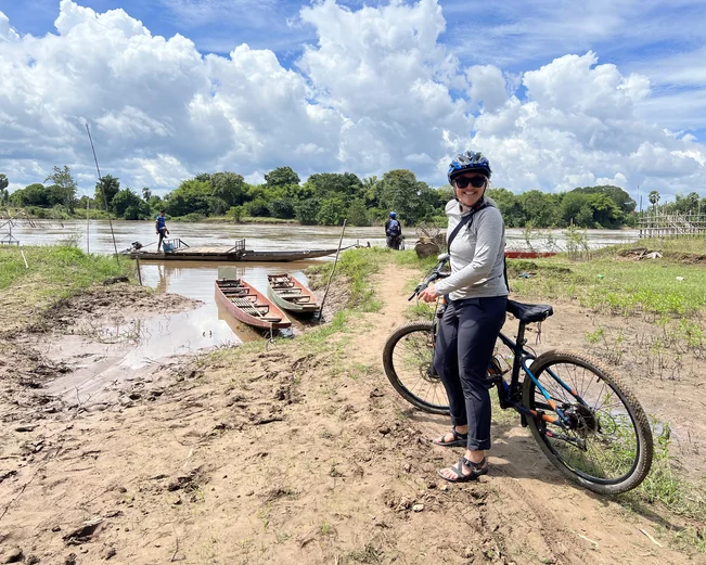 Cycling through the 4,000 Islands