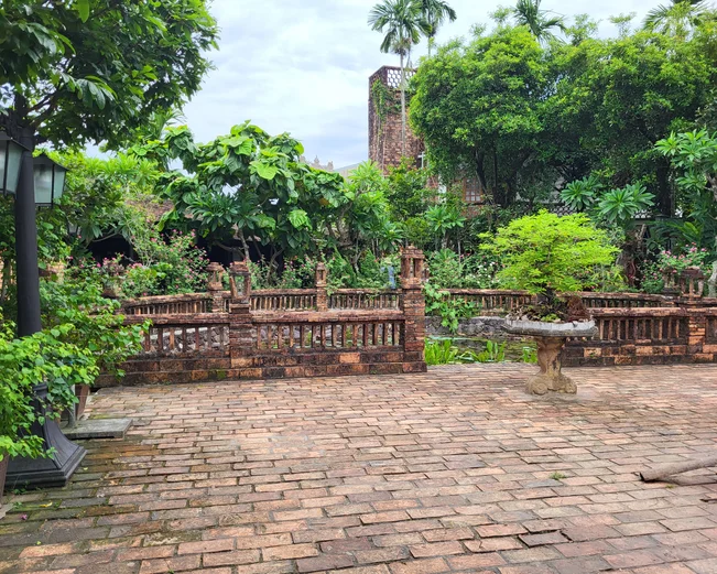 Garden house Hue