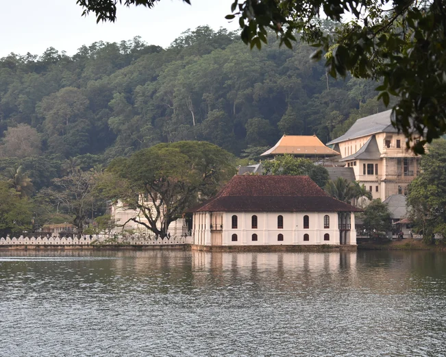 Kandy Lake