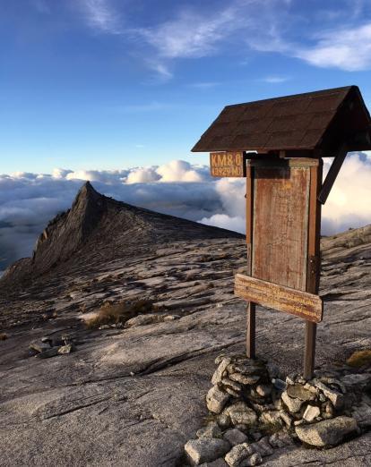 8km marker at Mt Kinabalu