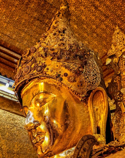Mahamuni Pagoda in Mandalay 