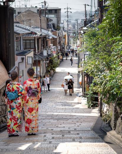 Girls in yukata in Gion 