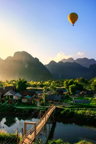 Hot air balloon over Vang Vieng