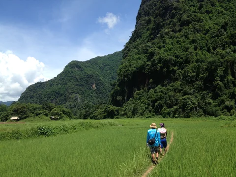 Easia Travel Vang Vieng - Hike to Heouysan Waterfall Vang Vieng — Hike to Heouysan Waterfall Mountain People